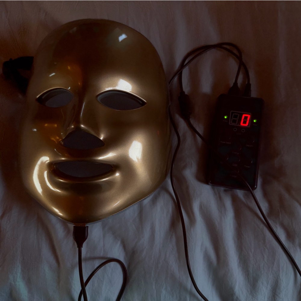 MZ Skin LED Face Mask with Controller - Picture 8 of 10